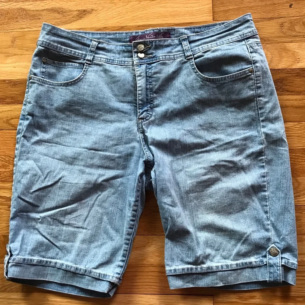 🌀🌀🌀 Denim Bermuda Shorts 🌀🌀🌀 - Picture 2 of 6